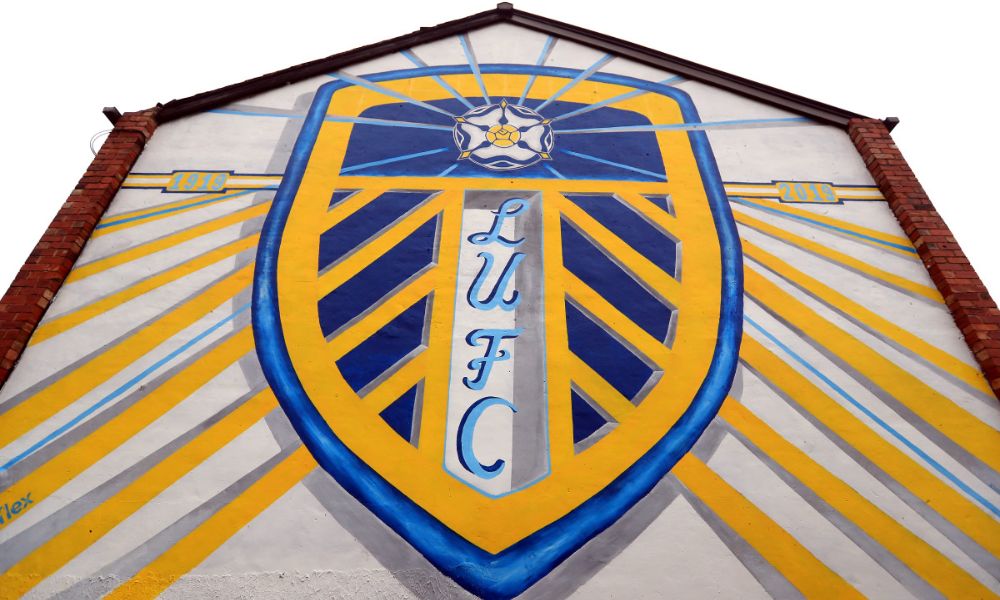Biểu tượng và màu áo thi đấu của câu lạc bộ Leeds United